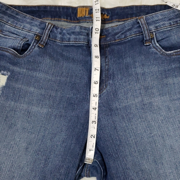 KUT from the KLOTH Bermuda Shorts - Picture 12 of 13